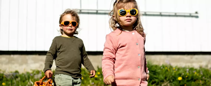 Jak wybrać bezpieczne okulary przeciwsłoneczne dla dziecka? Sprawdź, na co zwrócić uwagę