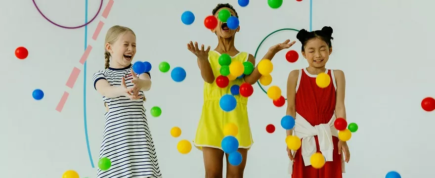 Czy suchy basen dla dzieci to najlepszy sposób na kreatywną zabawę w domu?