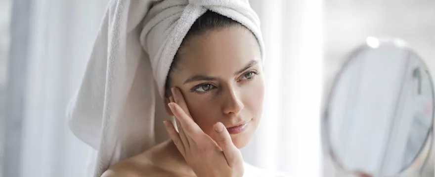 Trendy w pielęgnacji twarzy, które podbijają rynek kosmetyczny