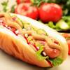 Hot-dogi z „Parówkami z szynki” i warzywami