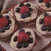 Bezowe Petit Four 